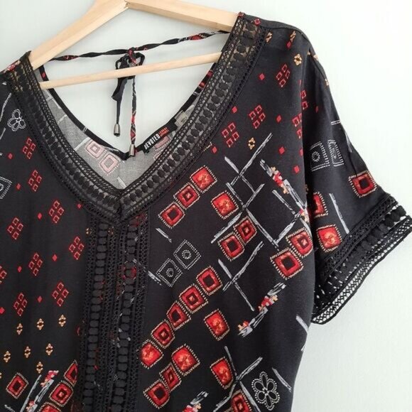 DEVOTED Boho Lace Trim & Back Tie Boxy Blouse Black Sz S - Picture 5 of 13